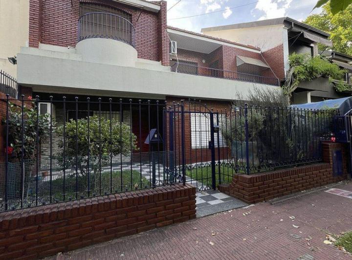 Casa · 194m² · 5 Ambientes · 1 Cochera
