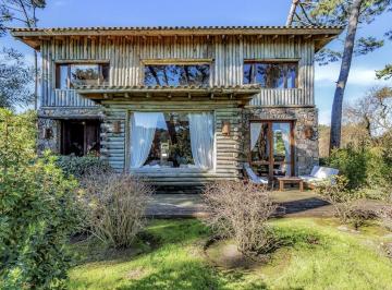 Casa · 375m² · 4 Ambientes · 1 Cochera · Casa 4 Dorm. Alquiler Verano Punta del Este