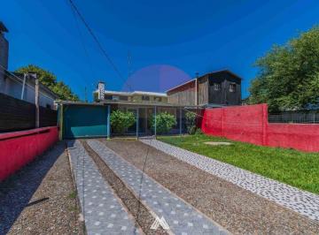 Casa · 88m² · 4 Ambientes · 1 Cochera · Venta de Casa Dos o Tres Dorm. Pando