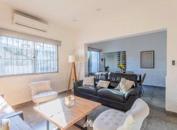 Casa · 170m² · 6 Ambientes · 1 Cochera · Venta Casa 4 Dorm. Las Piedras Centro