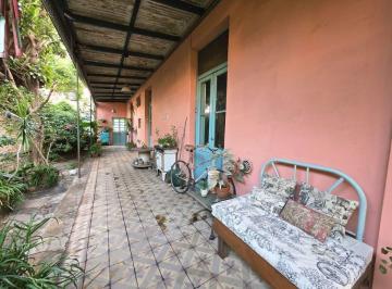 Casa · 204m² · 4 Ambientes · 1 Cochera · Venta Casa 3/4 Amb en Santos Lugares con Jardin