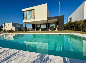 Casa · 220m² · 5 Ambientes · 4 Cocheras · Casa en Venta 4 Dorm. Carpinchos | Nordelta