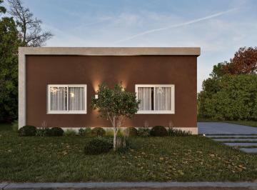 Casa · 130m² · 4 Ambientes · 1 Cochera · Venta Casa en Fincas Joven Cuatro Amb. con Pileta
