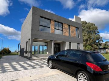 Casa · 150m² · 4 Ambientes · 2 Cocheras · Casa 4 Amb a Estrenar en Costa del Sol