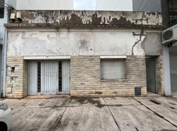 Casa · 226m² · 4 Ambientes · 1 Cochera · Venta 4 PH en Block en Montecastro a Refaccionar