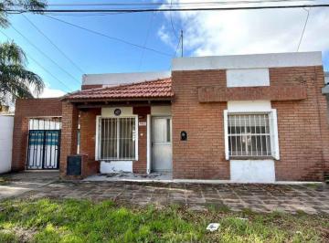 Casa · 82m² · 3 Ambientes · Oportunidad - Casa en Venta con Mucho Potencial