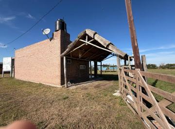 Quinta vacacional · 28m² · 1 Dormitorio · 1 Cochera · Quinta en Chapuy con Pileta - Zona Vivero