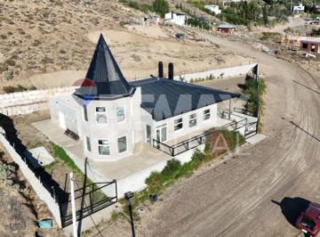 Local comercial · 332m² · 1 Cochera · Salon en Bellavista Sur