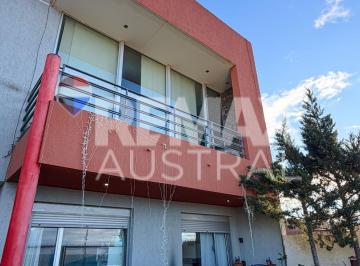 Casa · 183m² · 5 Ambientes · Casa 3 Dorm. - Caleta Olivia