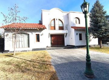 Casa · 484m² · 12 Ambientes · 3 Cocheras · Alquiler Casa en B Privado Vistalba Country