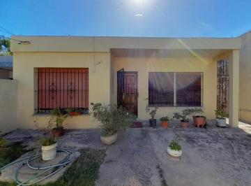 Casa · 100m² · 3 Ambientes · 1 Cochera · Venta Y/0 Permuta Casa 3 Amb en Monte Chingolo