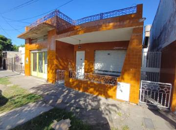 Hotel · 282m² · Venta Casa 3 Amb + Amplio Local Apto Crédito