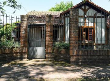 Casa · 394m² · 5 Ambientes · 4 Cocheras · Venta Casa 5 Amb Calzadacentro Pileta Fondo Quinta