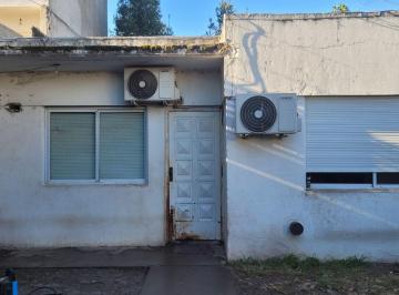 Casa · 78m² · 3 Ambientes · Venta Casa 3 Amb Hurlingham a Reciclar Lote Propio