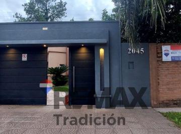 Casa · 390m² · 17 Ambientes · 1 Cochera · Venta Casa Premium 4 Dorm.. Resistencia