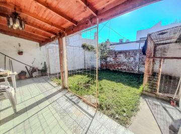 PH · 59m² · 3 Ambientes · PH Venta a Reciclar Los Hornos 2 Dorm.