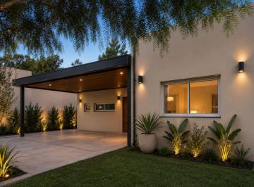 Casa · 96m² · 5 Ambientes · 2 Cocheras · Casa en Zona Norte Pilar del Este
