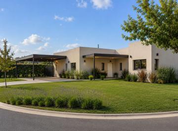 Casa · 96m² · 5 Ambientes · 2 Cocheras · Casa en Santa Emilia, Pilar del Este, Zona Norte