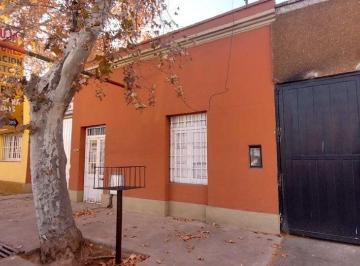 Bodega-Galpón · 300m² · Propiedad Comercial: Galpón + Salón + Casa