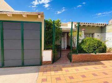 Casa · 100m² · 4 Ambientes · 1 Cochera · Venta Casa en San Jose, Guaymallen