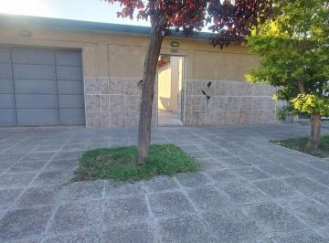 Casa · 128m² · 6 Ambientes · 1 Cochera · Casa en Venta