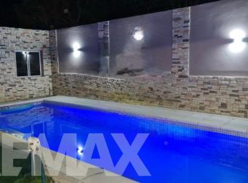 Casa · 169m² · 8 Ambientes · 1 Cochera · Venta de Casa Céntrica General Roca