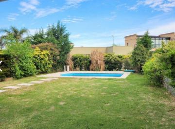 Casa · 132m² · 5 Ambientes · 2 Cocheras · Venta Casa 5 Amb Doble Cochera Pilar del Este