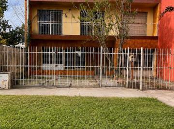 Casa · 167m² · 5 Ambientes · 3 Cocheras · Casa a Refaccionar en Martínez con Gran Potencial