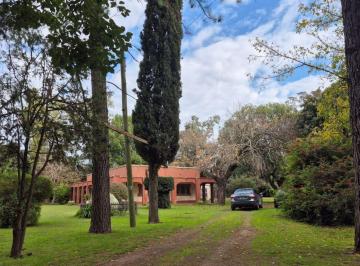 Quinta vacacional · 300m² · 6 Dormitorios · 8 Cocheras · Casa Quinta 7 Amb en Venta La Reja Pileta Parque