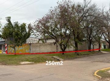 Terreno · 250m² · Se Vende Terreno Sobre Bulevard Lovato Reconquista
