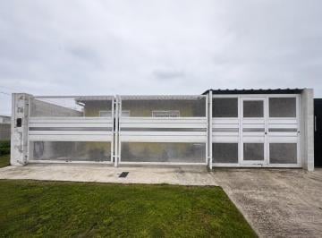 Casa · 90m² · 4 Ambientes · 1 Cochera · Casa en Venta La Plata 2 Dorm. Quincho y Cochera