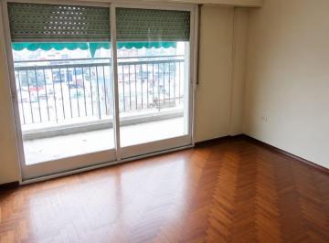 Departamento de 2 ambientes, Villa Urquiza · 2 Ambientes con Balcón Corrido y Excelente Vista en Villa Urquiza
