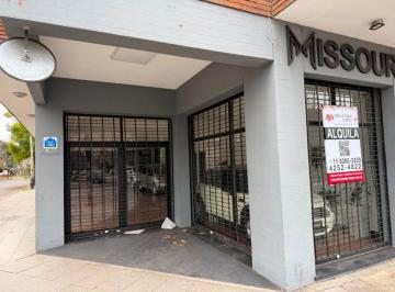 Local comercial , Quilmes · Importante Salon de 120 m² Aprox en Excelente Zona Comercial en El Centro de Bernal