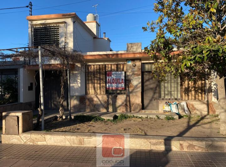 Casa · 3 Ambientes · 2 Cocheras