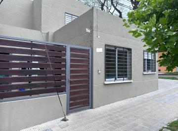Departamento · 50m² · 3 Ambientes · Venta Casa PH 2 Dorm Patio Rentado Brazo Oriental