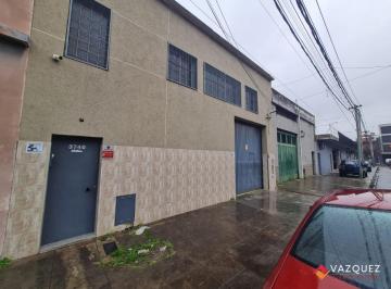 Bodega-Galpón · 360m² · 1 Ambiente · 1 Cochera · Galpon en Alquiler en Zona Industrial