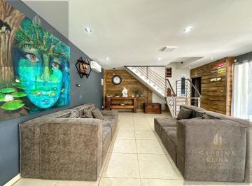 Casa · 300m² · 3 Ambientes · 4 Cocheras · Casa en Cañuelas