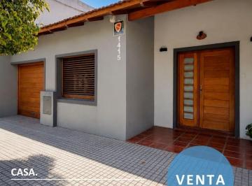 Casa de 4 ambientes, Tandil · Casa a La Venta de 3 Dorm., Calle 4 de Abril 1400