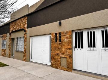 Casa · 200m² · 7 Ambientes · 2 Cocheras · Venta - Casa en Santa Fe - Santa Fe