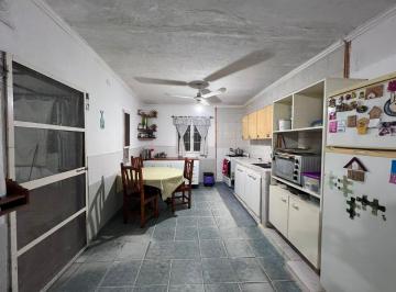 Casa · 147m² · 5 Ambientes · 1 Cochera · Venta Casa en B° Villa Union La Banda