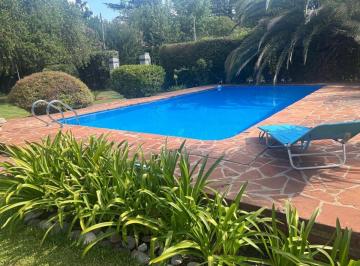 Quinta vacacional · 85m² · 3 Dormitorios · 1 Cochera · Venta Casa Quinta con Pileta Quincho La Reja