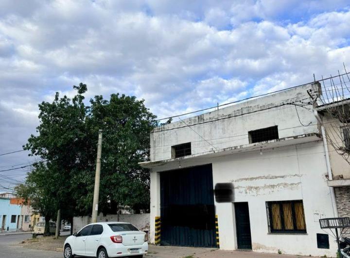 Bodega-Galpón · 354m² · 2 Ambientes · 1 Cochera