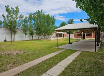 Casa · 84m² · 2 Ambientes · 2 Cocheras · En Venta Casa El Carrizal. Parque Pileta Quincho