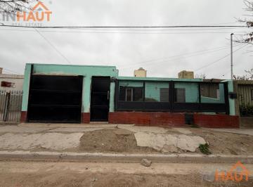 Casa · 104m² · 3 Ambientes · 1 Cochera · Casa en Una Planta a Refaccionar Cipolletti