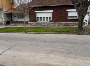 Casa · 98m² · 3 Dormitorios · 1 Cochera · Chalet 4 Ambientes - Jose Hernandez 110 - Apto Crédito