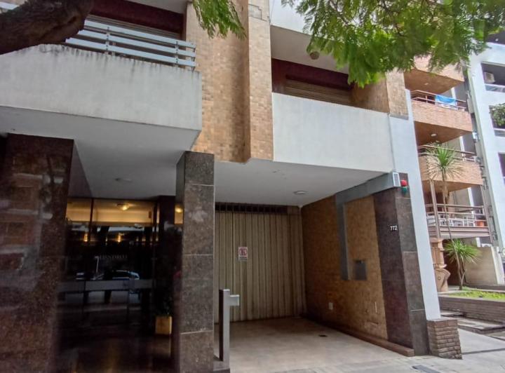 Departamento · 90m² · 6 Ambientes