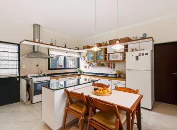 Casa · 166m² · 4 Ambientes · 1 Cochera · Casa Venta La Merced San Isidro 3 Dorm. Muy Luminosa
