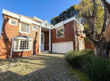 Casa · 440m² · 7 Ambientes · 8 Cocheras · Casa en Alquiler, con Jardín, Pileta y Cochera - Las Lomas de San Isidro