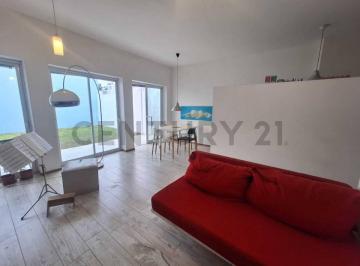 PH · 77m² · 3 Ambientes · 1 Cochera · 76 Entre 10 y 11, La Plata. PH de Dos Dorm. en Venta