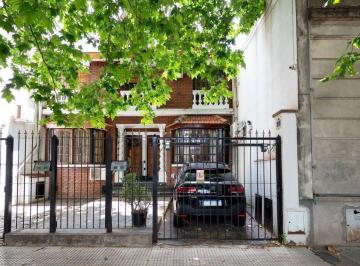 PH · 173m² · 6 Ambientes · 1 Cochera · Venta Triplex, 6 Amb, Jardin, Cochera, Quincho.